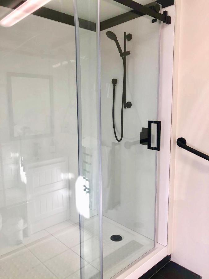 Ostend Le Chalet Waiheke Apartments מראה חיצוני תמונה