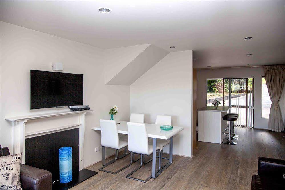 Ostend Le Chalet Waiheke Apartments מראה חיצוני תמונה